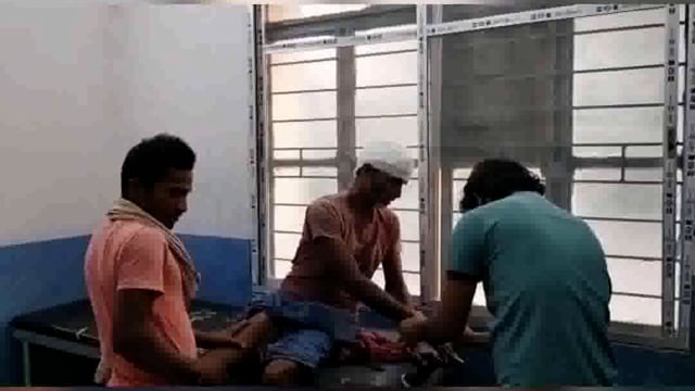 सूरजगढ़-कजरा थाना क्षेत्र के खैरा गांव में मवेशी चराने को लेकर हुई मारपीट  जख्मी का किया गया सूरजगढ़ा सीएचसी में इलाज 