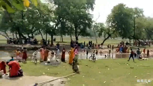 सिरदला में नहाए खाए के साथ शुरू हुआ आस्था का महापर्व छठ व्रत, छठ व्रतियों ने धनारजय व तिलैया नदी में किए स्नान