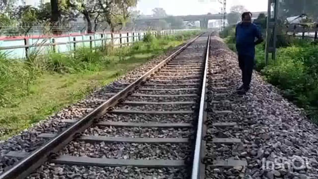 पानी गांव रेलवे फाटक के समीप ट्रेन से कटकर युवक की दर्दनाक मौत आधार कार्ड  से हुई युवक की शिनाख्त