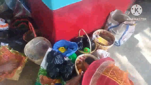 मां दुर्गा का पट खुलते ही महाष्टमी को मंदिर में डलिया चढ़ाने उमड़ी श्रद्धालुओं की भीड़