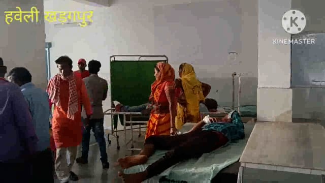 हवेली खड़गपुर NH333 पर मोटरसाइकिल का आमने-सामने की टक्कर में तीन व्यक्ति हुए घायल जिसे बेहतर इलाज के लिए भागलपुर रेफर