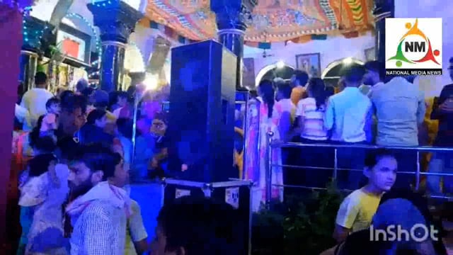 शक्ति पीठ मां कात्यायनी मंदिर में दर्शन करने को उमड़ी भक्तों की भीड़।