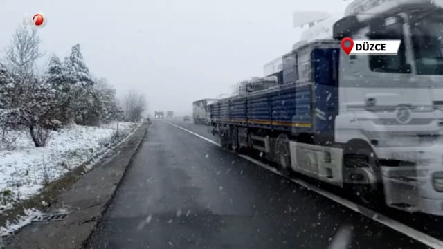 Anadolu Otoyolu Düzce-Sakarya sınırında kar etkili oluyor