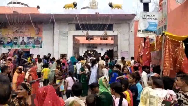 सुरीर कस्बा में मां काली की धूमधाम से शोभायात्रा निकाली गई