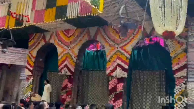वृंदावन ठाकुर बांके बिहारी मंदिर में शुरू हुई फूल बगला महोत्सव की धूम