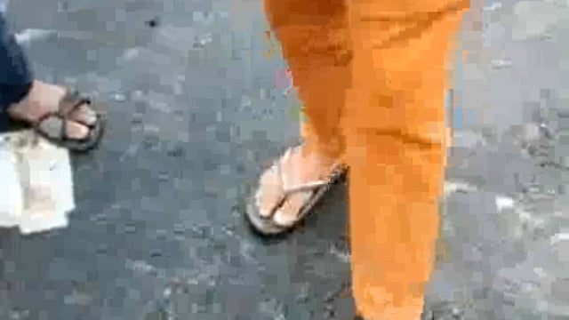 ७६ लाख की लागत से बनी सड़क में भ्रष्टाचार,सड़क के किनारे किनारे धँसी
कुंडा प्रतापगढ़ लिंक मार्गअंजली पुल से जगतपुर