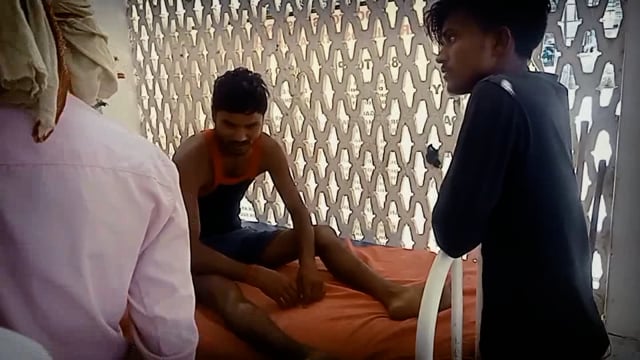 खरदौरी गांव में आम के पेड़ से गिरकर युवक गंभीर रूप से हुआ जख्मी गंभीर अवस्था में भागलपुर रेफर