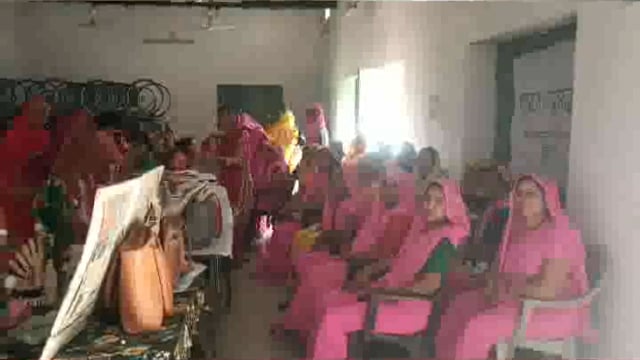 मांट  आंगनवाड़ी केंद्र पर लगाई खाने की चीजों की प्रदर्शनी