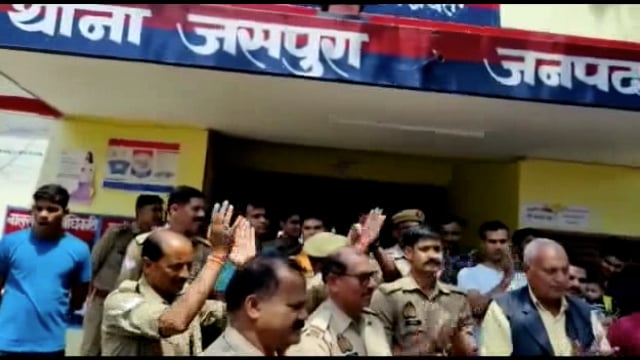 जसपुरा थाना के उपनिरीक्षक रहे प्रदीप कुमार मिश्रा के सेवानिवृत होने पर रिटायरमेंट कार्यक्रम का आयोजन हुआ