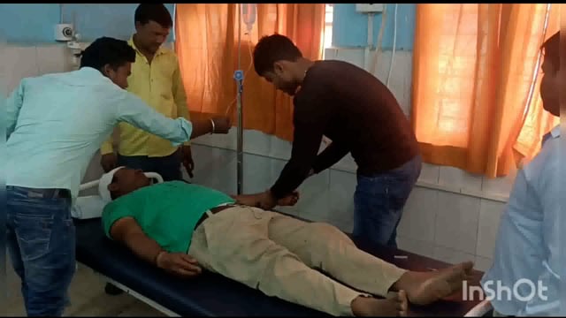 लखीसराय स्टेशन के समीप दो मिठाई दुकानदार ग्राहकों को लेकर आपस में हुई जमकर मारपीट दोनों पक्ष से 3 लोग घायल