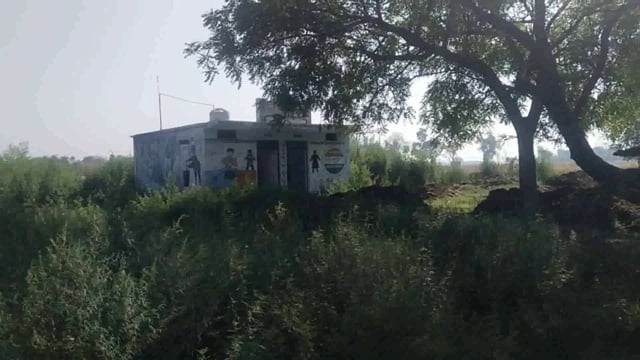 बिहार ब्लॉक के बूढ़े पुर ग्राम सभा में सार्वजनिक शौचालय की दयनीय दशा ग्रामीणों में भारी आक्रोश ,