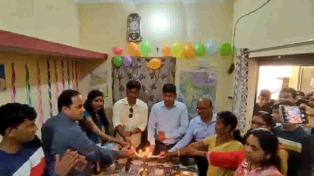 इंग्लिश मोड़ में जीविका सामुदायिक डिजिटल पुस्तकालय सह कैरियर विकास केंद्र का हुआ उद्घाटन