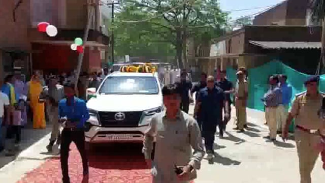 मेडिकल कॉलेज के एक डॉ की करतूत पर संवाददाताओं ने दागे सवाल डीसीएम ने काटी कन्नी
कैसे देंगे गरीबों को नि:शुल्क चिकित्सा..