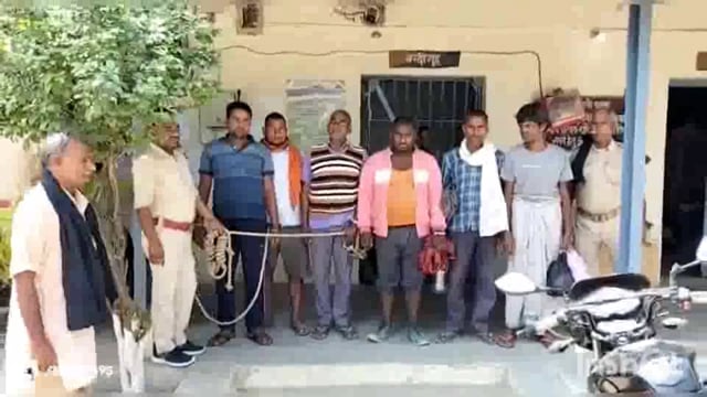सुगौली पुलिस ने थाना कांड के दर्ज 7 शराब कारोबारियों को गिरफ्तार कर भेजा न्यायिक हिरासत में।