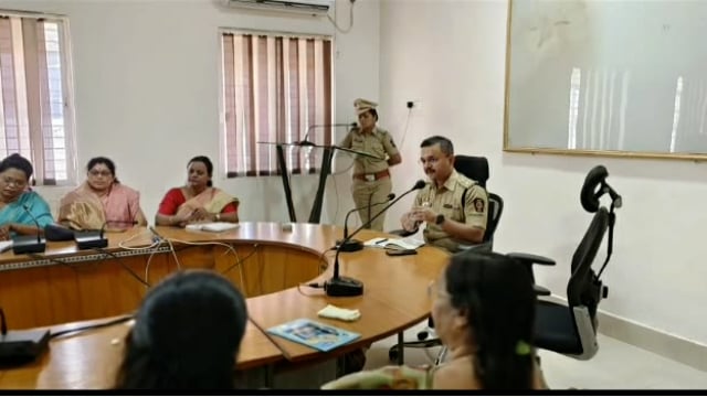 ग्रामीण हद्दीतील तिघा सराईत गुन्हेगारांना एक वर्षासाठी हद्दपार,पोलीस अधीक्षक सोमय मुंढे यांनी काढले आदेश