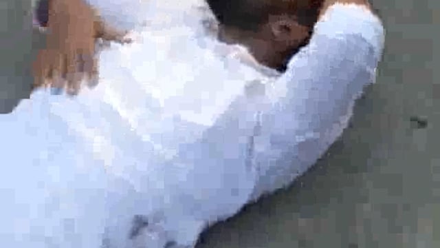 बेखौफ नकाबपोश बदमाशों ने युवक को मारी गोली
दिनदहाड़े गोली कांड से क्षेत्र में फैली सनसनीखेज