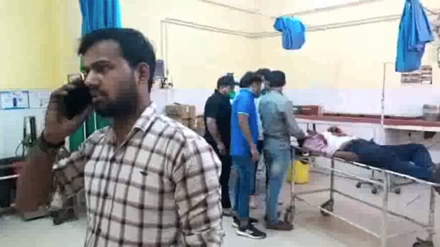 मैसेज करने को लेकर हुई मारपीट हमलावर फायरिंग कर हुए फरार