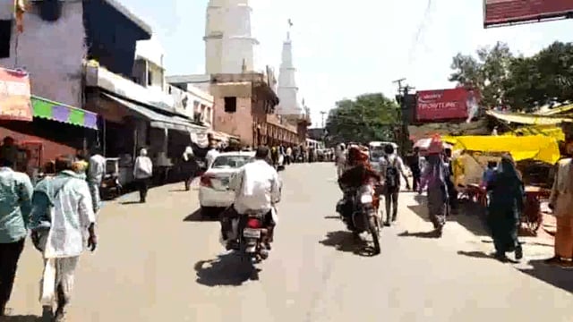 यातायात पुलिस की सराहनीय पहल दानघाटी मंदिर क्षेत्र को जाम की स्थिति देखते हुए किया ई रिक्शाओ मुक्त