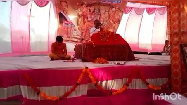 इटियाथोक चल रही श्रीराम कथा में कथा व्यास डॉक्टर संत शरण त्रिपाठी ने कहा श्री राम कथा सभी को पापों से मुक्त करती है