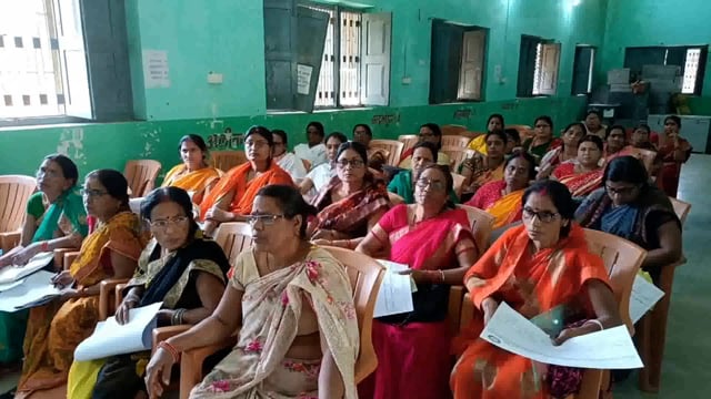 सूरजगढ़ा-जाति आधारित गणना को लेकर द्वितीय फेज का एक दिवसीय प्रशिक्षण प्रगणक एवं पर्यवेक्षकों को दिया जा रहा है