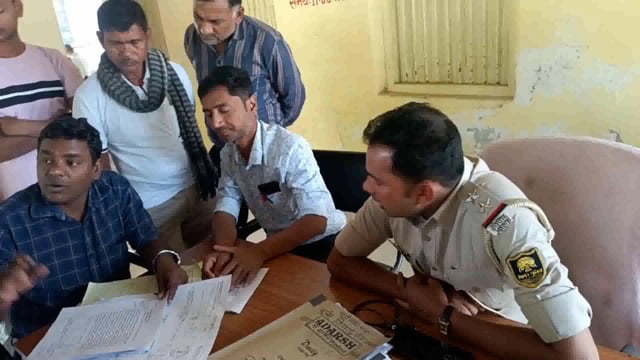 सूरजगढ़ा जनता दरबार में आयोजित जमीनी विवाद से संबंधित तीन मामलों में से दो का निष्पादन कर दिया गया