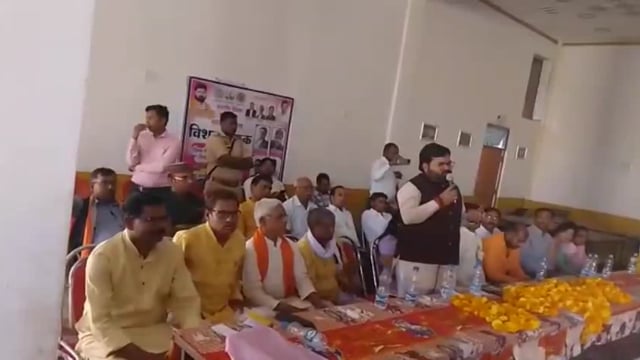 भारतीय तैलिक साहू राठौर महासभा की बैठक सम्पन्न
सांसद संगम लाल गुप्ता के छोटे अनुज दिनेश कुमार गुप्ता ने सम्बोधित किया