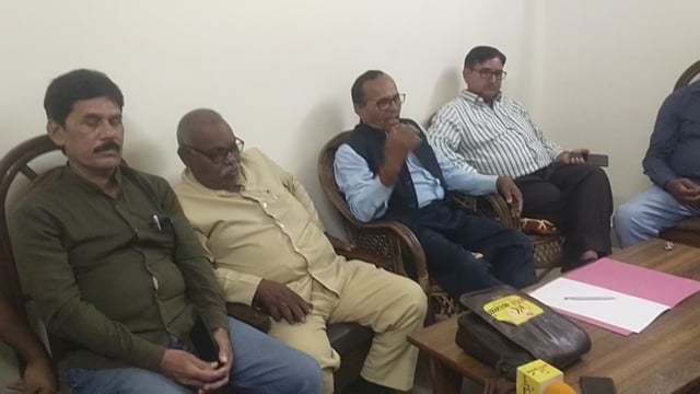 भारतीय राष्ट्रीय पत्रकार महासंघ की कुंडा इकाई की बैठक हुई संपन्न उपस्थित रहे सभी पत्रकार गण,