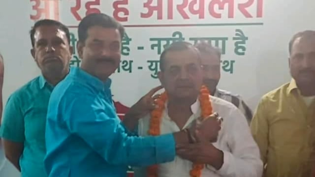 निकाय और लोकसभा चुनाव में जीत के लिए कार्य करें कार्यकर्ता इटवा में सपा जिला अध्यक्ष लालजी यादव