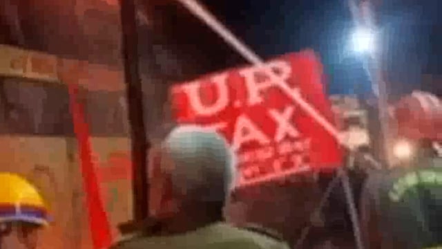 मथुरा के हाईवे थाना क्षेत्र में 33 सवारियों से भरी डबल डेकर बस में लगी आग