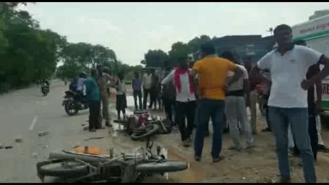 बगिया के पास में दो बाइकें आपस में भिड़ी,दो लोग हुए घायल