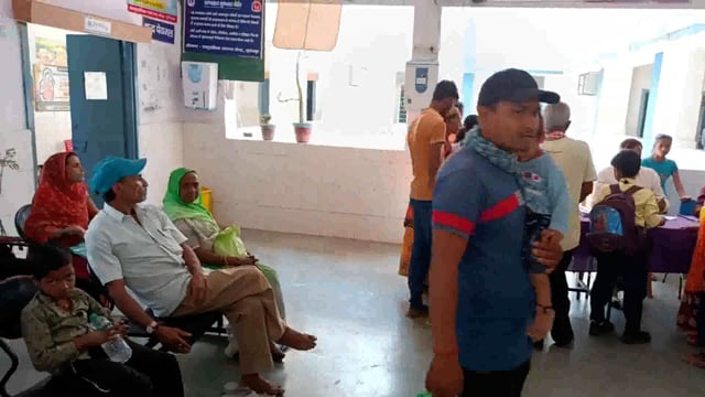 सूरजगढ़ा सामु0स्वा0 केंद्र में लगा विकलांगता शिविर जिसमें कई विकलांगों ने अपना अपना आवेदन समर्पित किए