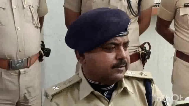 लखीसराय पुलिस लाइन में प्रेस वार्ता का हुआ आयोजन श्रवण सिंह हत्याकांड को लेकर एसपी ने किया बड़ा खुलासा