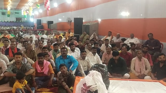 अवतार पुर में चल रही कथा में कथावाचक देवव्रत महाराज के मुखारविंद से हिरणा कश्यप का हुआ बध उमड़ा जनसैलाब,