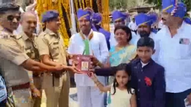 पोलीस प्रशासनाने केला बहुजन विकास अभियान प्रमुख संजयकुमार कांबळे यांचा सत्कार