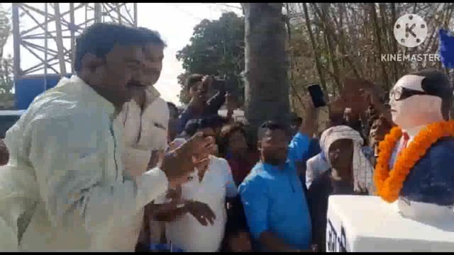 फुल्लीडुमर प्रखंड क्षेत्र के विभिन्न जगहों पर धूमधाम से मनाईगई बाबासाहेब की132वी जयंती, विधायक ने प्रतिमा का किया अनावरण