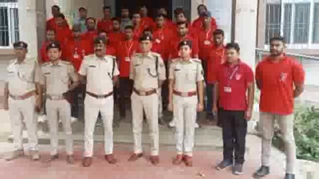 प्रखंड मुख्यालय, थाना परिसर एवं अन्य जगहों पर आपदा मित्र के द्वारा अग्लगी एवं लू से बचाव हेतु किया गया मॉक ड्रिल 
।