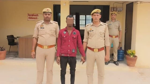 थाना कठेला समय माता पुलिस द्वारा बलात्कार के आरोपी अभियुक्त को गिरफ्तार कर माननीय न्यायालय भेजा गया।