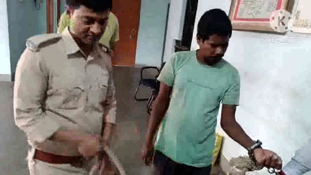 सूरजगढ़ा-पवई गांव से एक शराब धंधेबाज को गिरफ्तार कर भेजा गया जेल