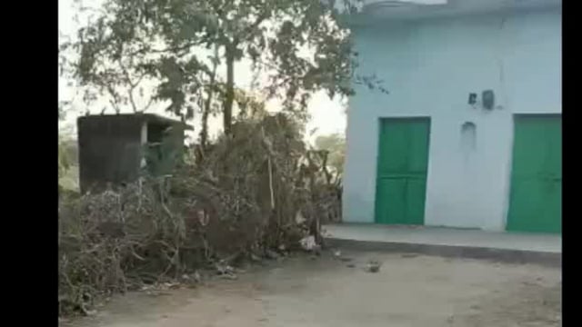 अतीक अहमद और उसके भाई की हत्या में शामिल लवलेश तिवारी के पैतुक गांव लोमर वाले घर में फैला सन्नाटा