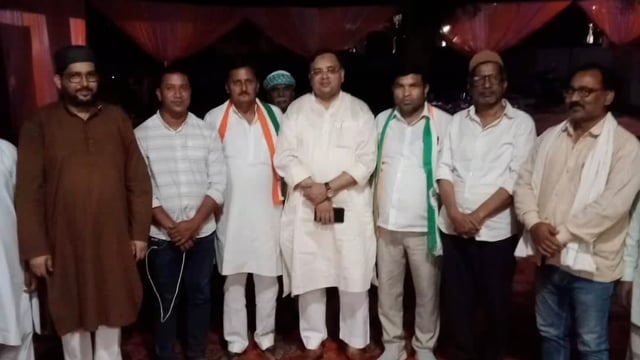 बयारा में पूर्व सांसद स्वर्गीय काजी जलील अब्बासी फाउंडेशन की तरफ से रोजा इफ्तार पार्टी का हुआ आयोजन