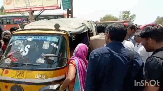 नए बस स्टैंड के समीप बच्चा चोरी के शक में स्थानीय लोगों ने बच्ची सहित महिला को पकड़ा महिला शराब के नशे में धुत 