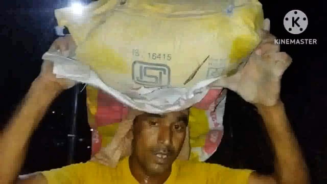 फुल्लीडुमर थाना के पास 16 सौ ऊंचे पहाड़ की चोटी पर माता पार्वती के मंदिर निर्माण का कार्य जोरों पर