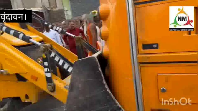 इलेक्ट्रॉनिक बस चालक की लापरवाही ने गौवंश की ली जान, गौ सेवा मिशन टीम के कार्यकर्ताओं ने मृत गौवंश का किया अंतिम संस्कार