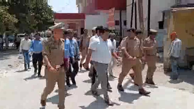 SP व DM द्वारा नगर निकाय चुनाव नामांकन स्थल तहसील इटवा का निरीक्षण कर आवश्यक दिशा-निर्देश दिया गया ।