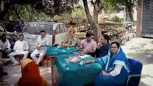 अमरपुर थाना परिसर में ईद पर्व को लेकर शांति समिति की हुई बैठक लोगों से अफवाह पर ध्यान नहीं देने की अपील की गई ।