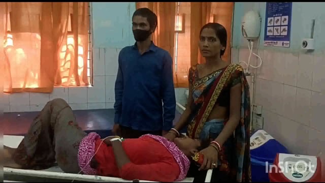 लखीसराय शहर के नया बाजार दुर्गा स्थान के समीप ई-रिक्शा पलटने से 3 लोग हुए जख्मी सदर अस्पताल में किया गया इलाज