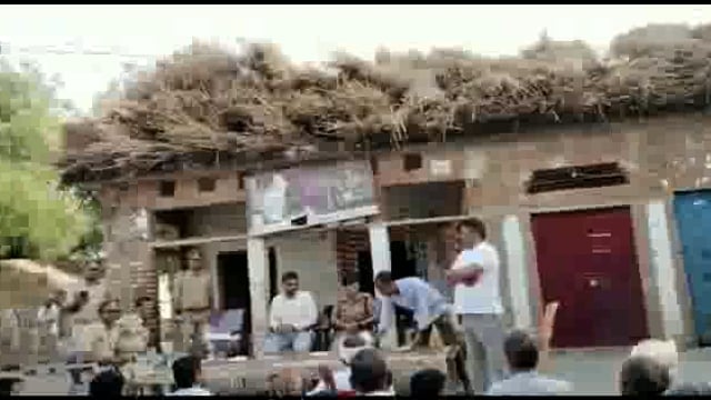 सबादा गांव में SDM तथा CO ने ग्रामीणों के साथ में बैठक करके ईद का त्यौहार शांति पूर्वक तरीके से मनाने की अपील किया