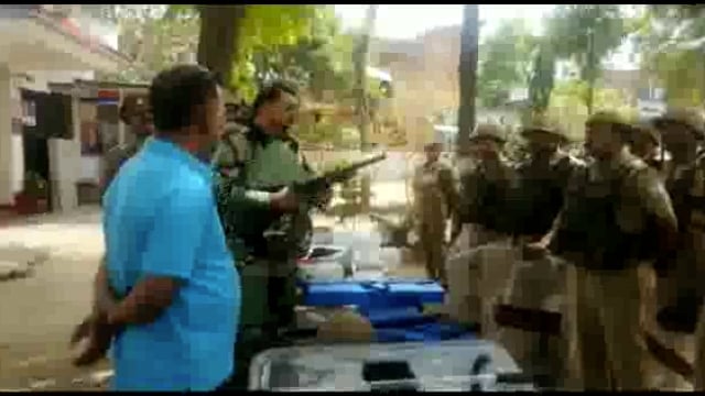 चिल्ला थाना की पुलिस ने आगामी त्यौहार ईद को देखते हुए थाना परिसर में मार्क डील का प्रशिक्षण लिया