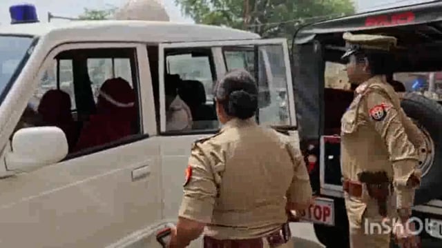 रमजान ए पाक माह के आखिरी जुमा की नवाज को लेकर श्री कृष्ण जन्मभुमि एवं शाही ईदगाह पर कड़ा पहरा चप्पे-चप्पे पर पुलिस अलर्ट