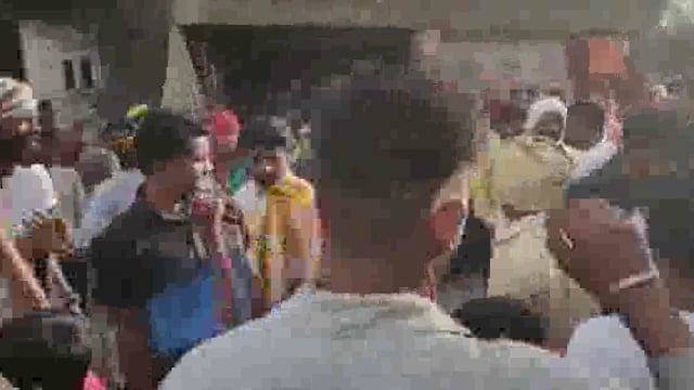 भाजपा जिला मंत्री अजय गुप्ता द्वारा बिस्कोहर मेन मार्केट में निकाली गई जन आशीर्वाद पैदल यात्रा